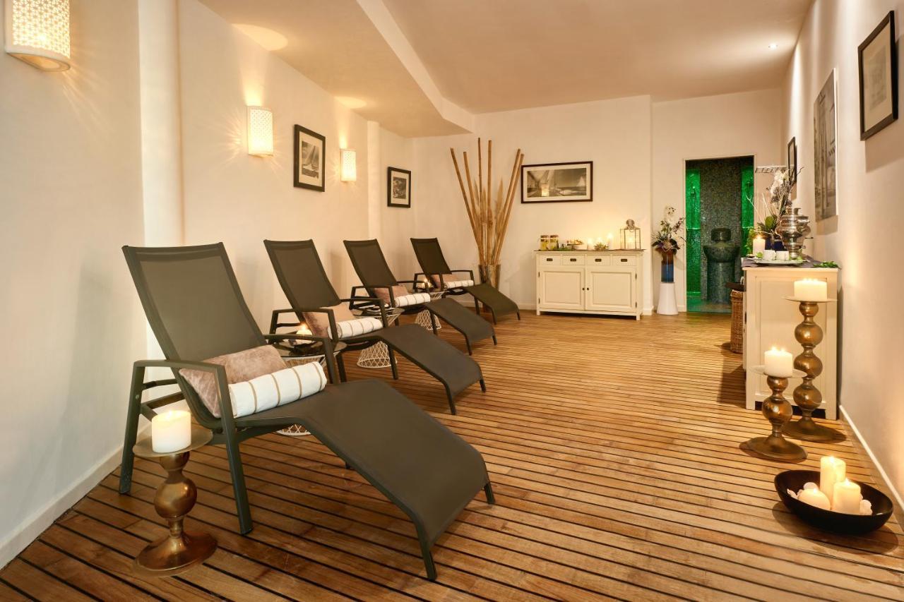 Hotel Mondial & 4*
